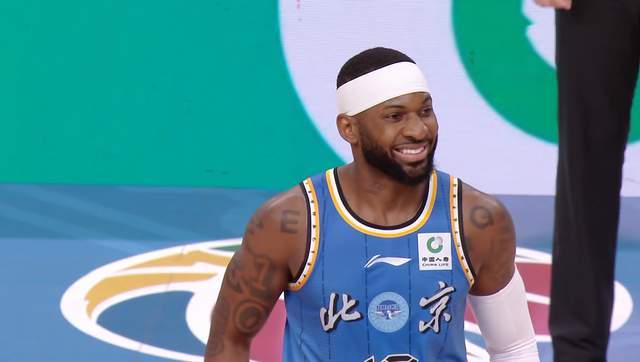 kaiyun体育app-周琦伤退，北京男篮遭山西逆转 曾凡博9+2低迷 许利民用人混乱