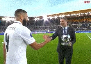 KaiyunAPP-【欧超杯】本泽马破门 卡塞米罗助攻+中楣 皇马2比0