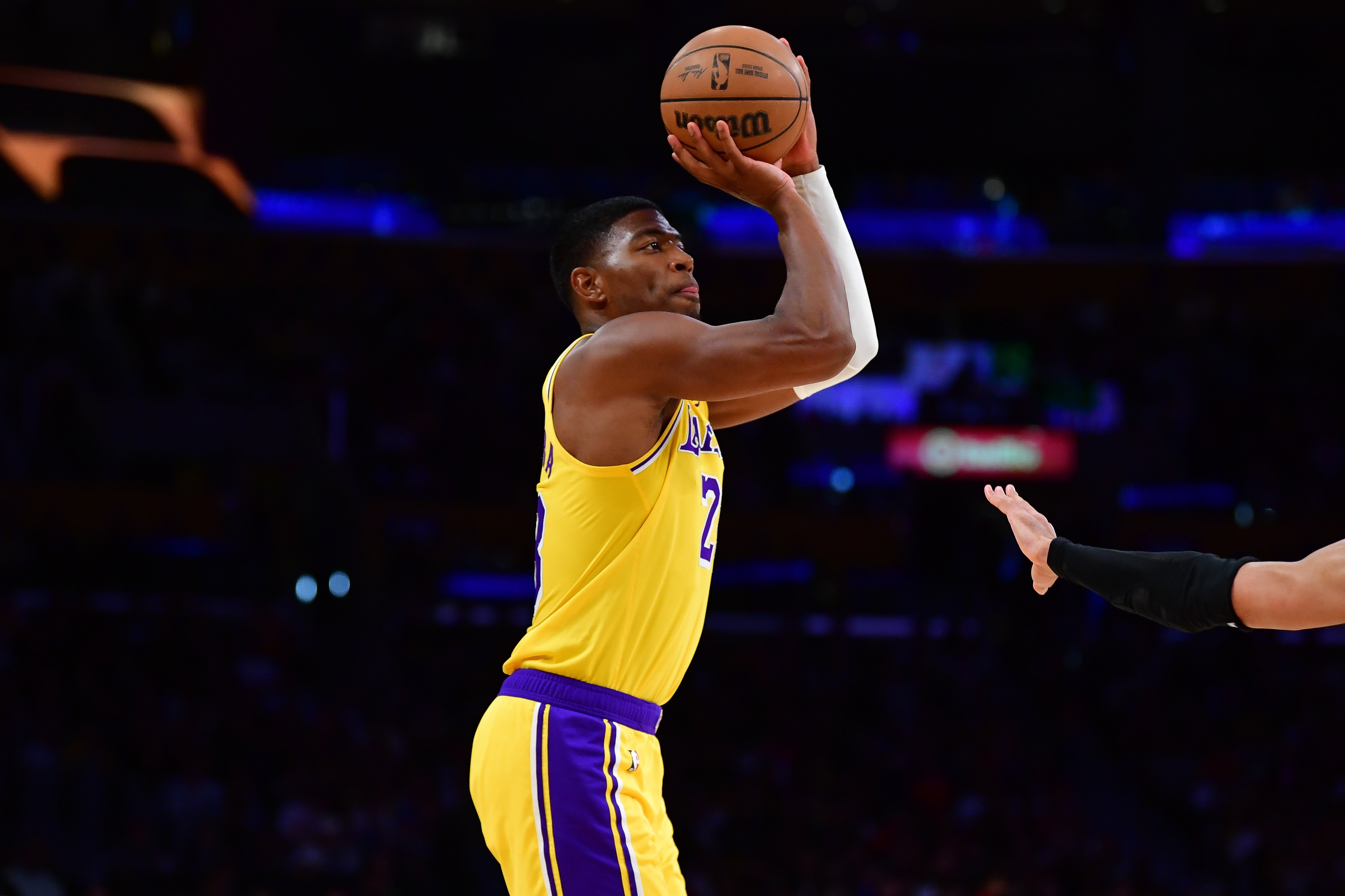 kaiyun网站-八村塁：我们上次交手被骑士打爆了 今天成功限制了米切尔和哈登